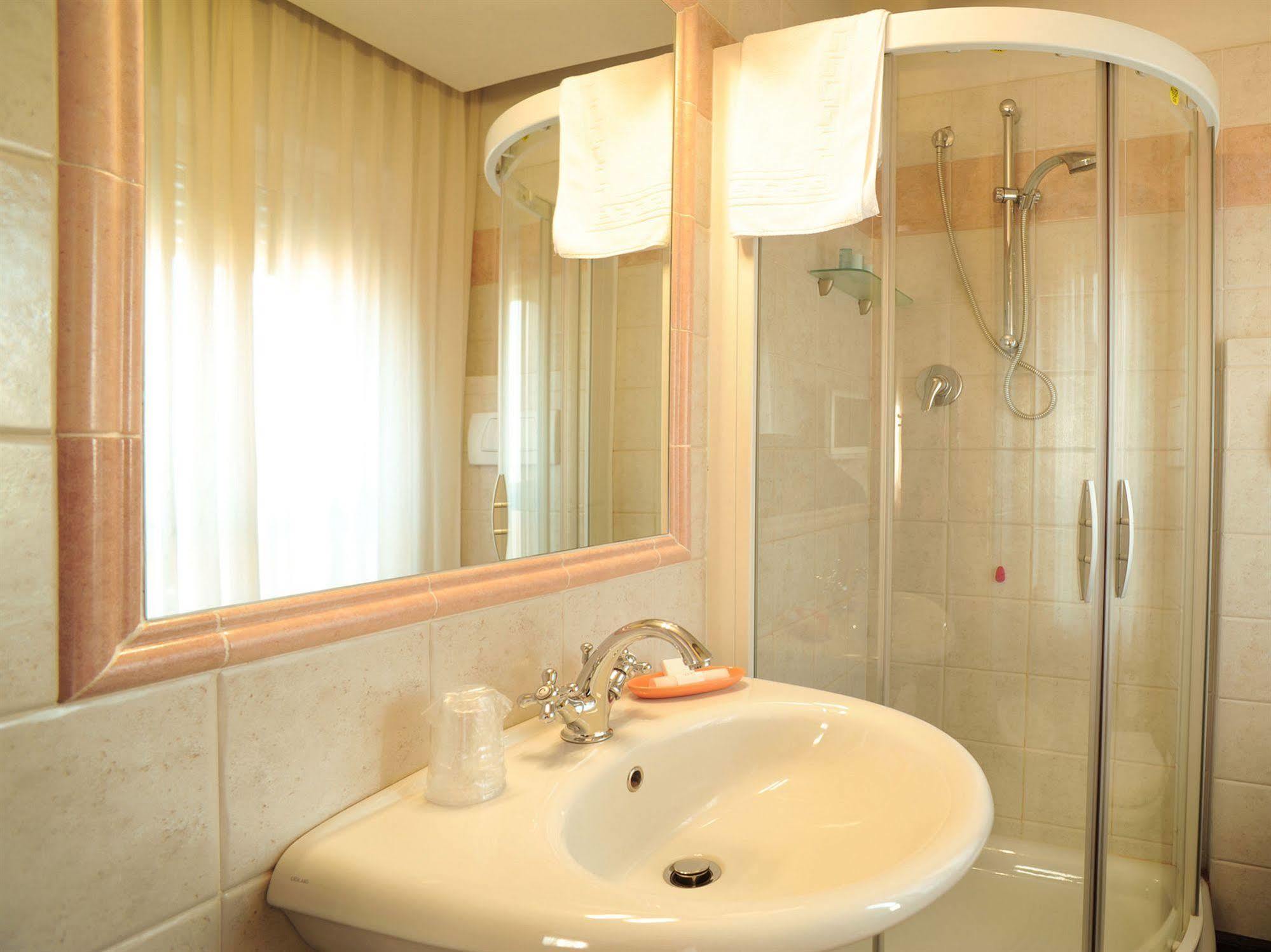 Hotel Domo Перуджа Экстерьер фото